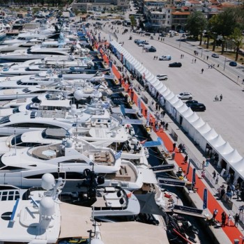 Transfer from Cruise ship – Yacht